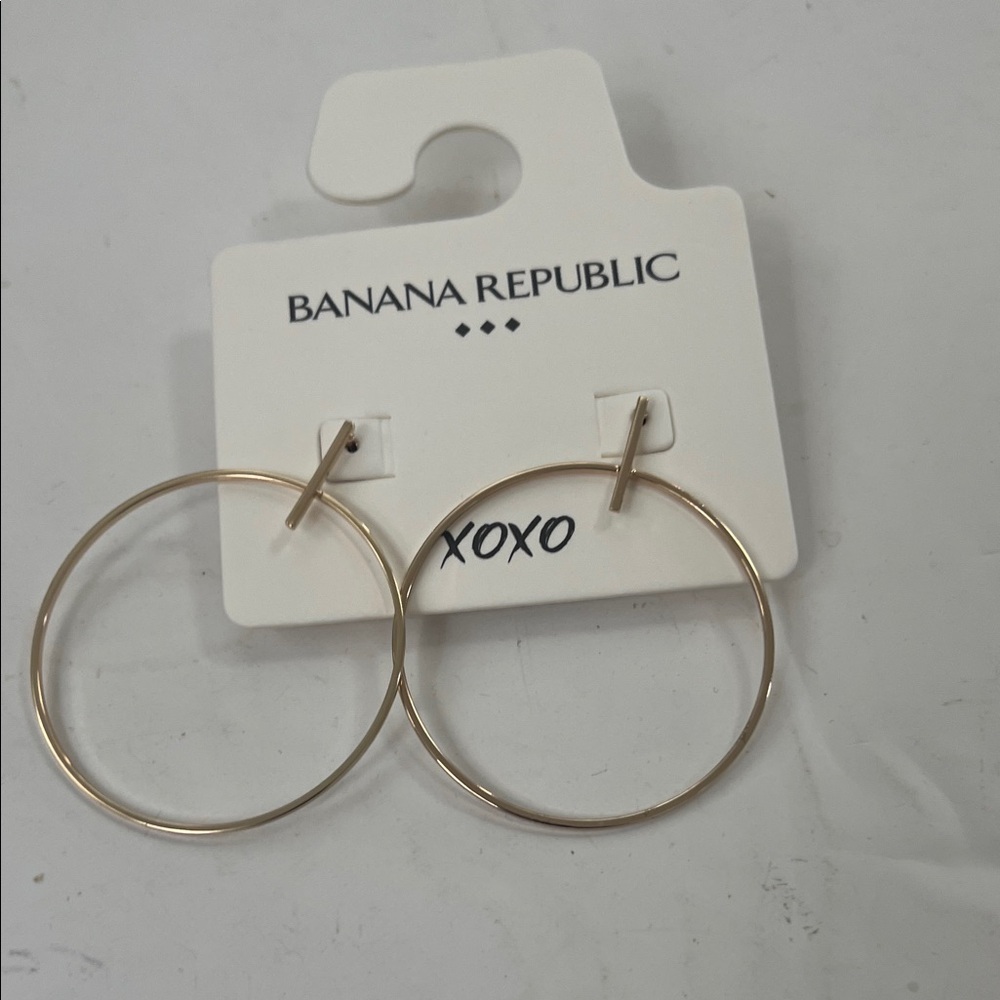 NWT Banana Republic Classic Gold Hoop Earrings